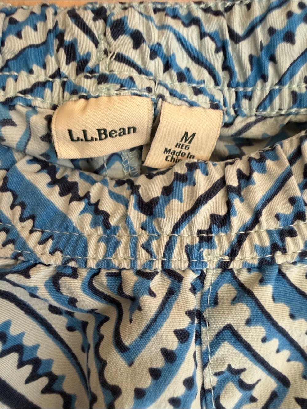 L.L. Bean Supplex Nylon Trail Shorts Blue Geometric Pattern Women's Size Medium - Picture 2 of 5